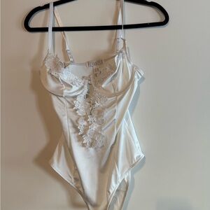 Revamped - Elegant White Lace Bodysuit
